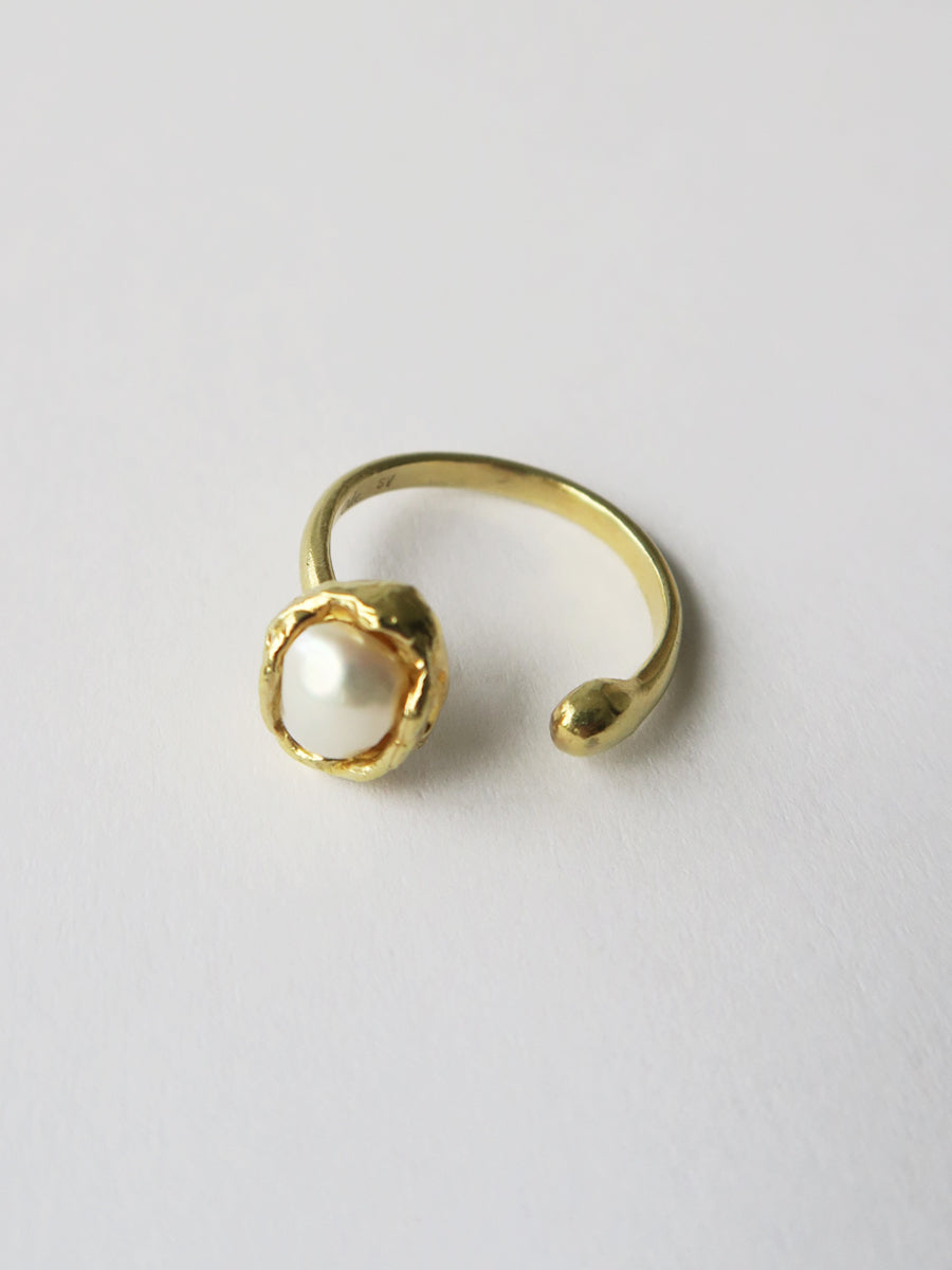 The World Is My Oyster 《Ring》（Pearl）