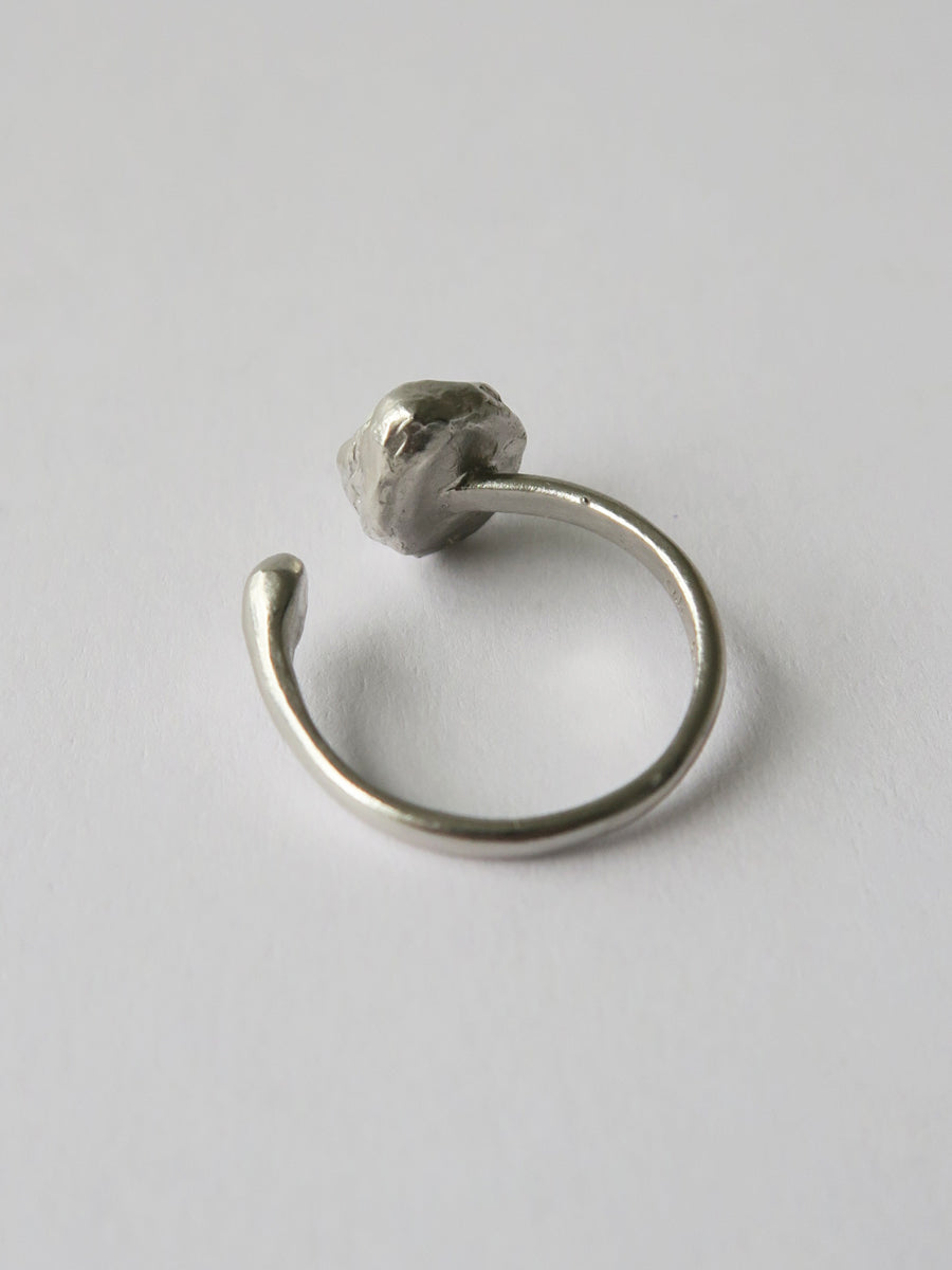 The World Is My Oyster 《Ring》（Pearl）Silver